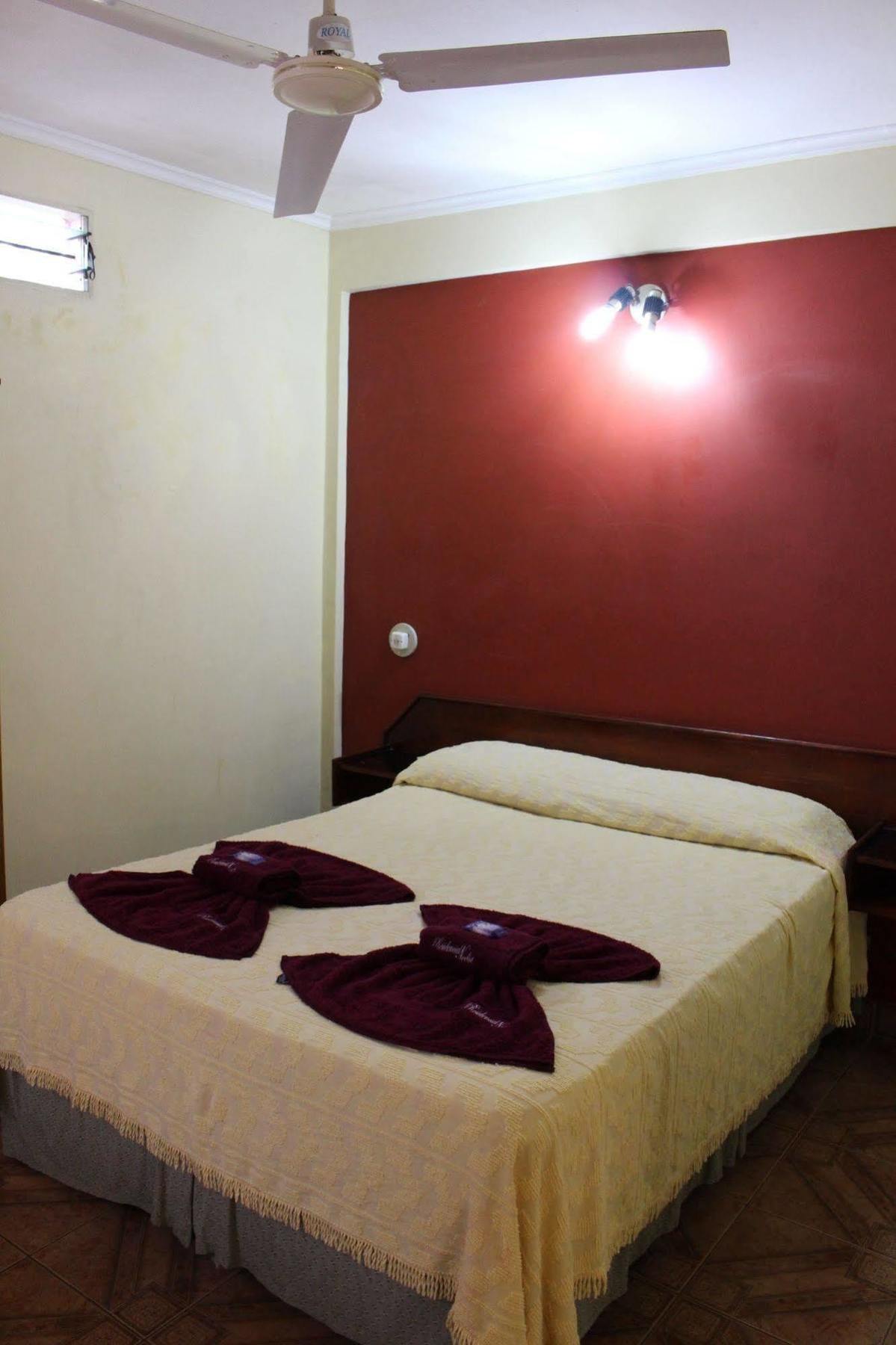 Residencial Noelia Hostel Puerto Iguazú Eksteriør bilde