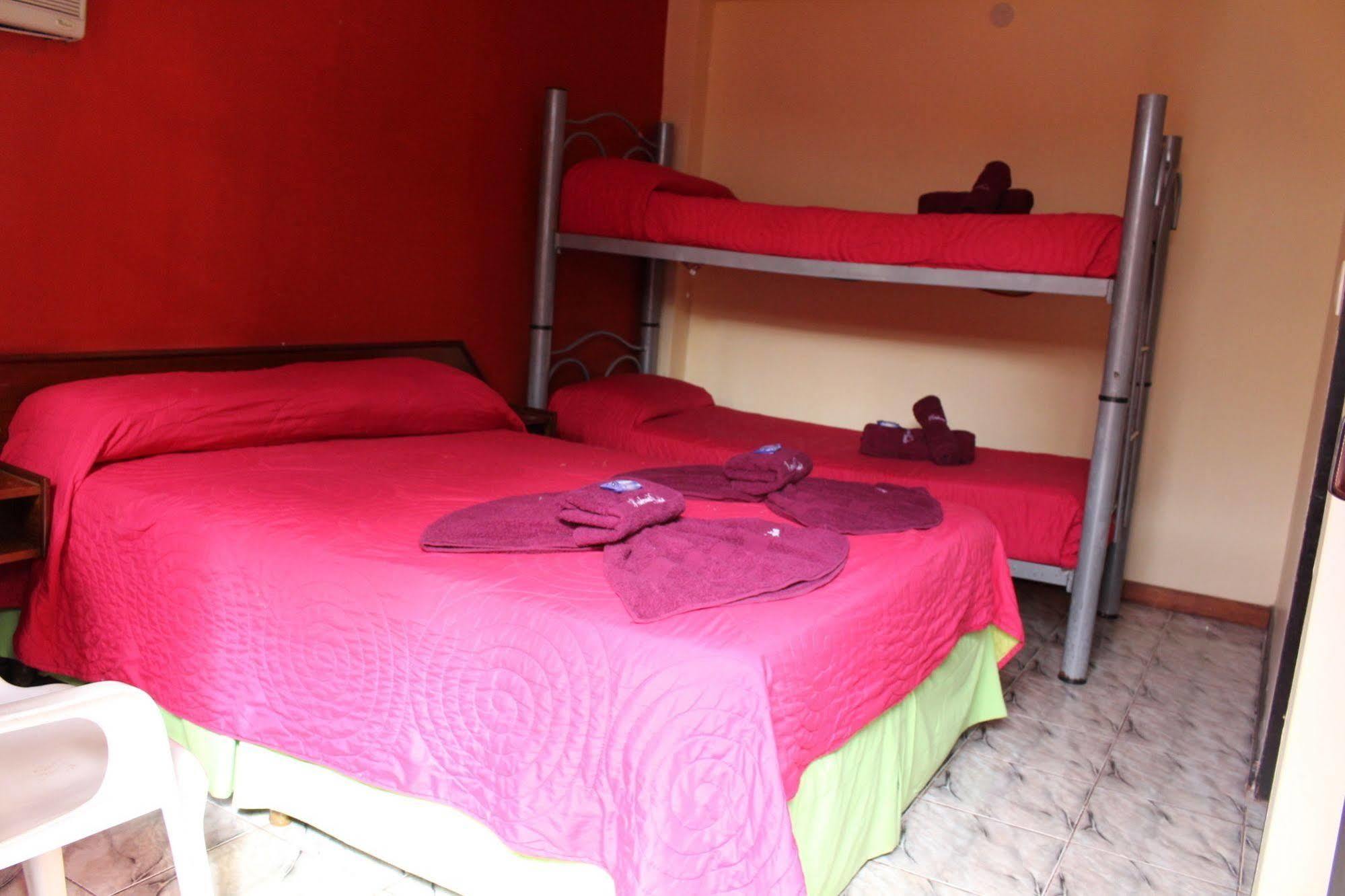 Residencial Noelia Hostel Puerto Iguazú Eksteriør bilde