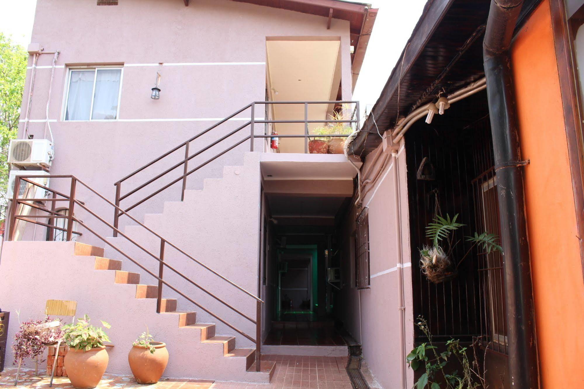 Residencial Noelia Hostel Puerto Iguazú Eksteriør bilde