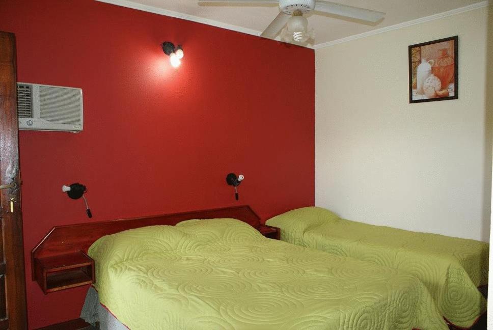 Residencial Noelia Hostel Puerto Iguazú Eksteriør bilde